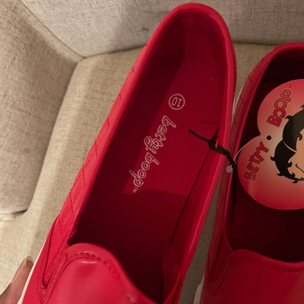 Betty Boop Womens red canvas shoes size 10 NEW - Picture 4 of 9